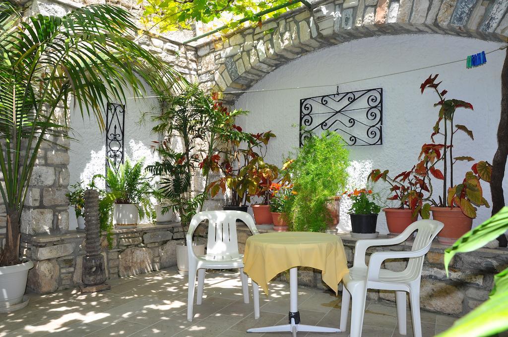 Remezzo Hotel & Studios Pythagóreion Exterior photo