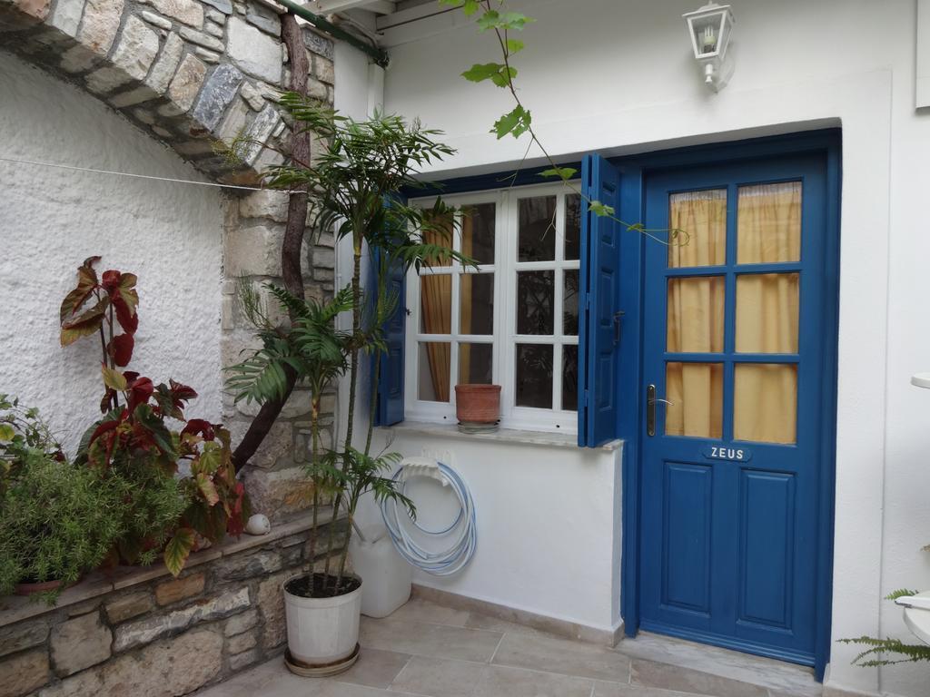 Remezzo Hotel & Studios Pythagóreion Exterior photo